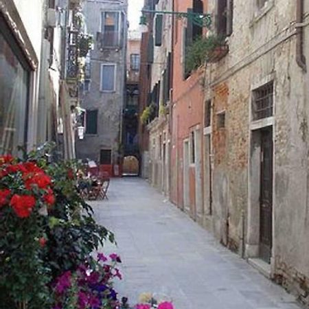 Ca' San Silvestro 2 terrazze nel cuore di Venezia Esterno foto